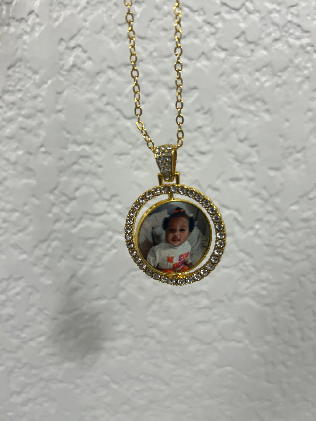 Rotating pendants