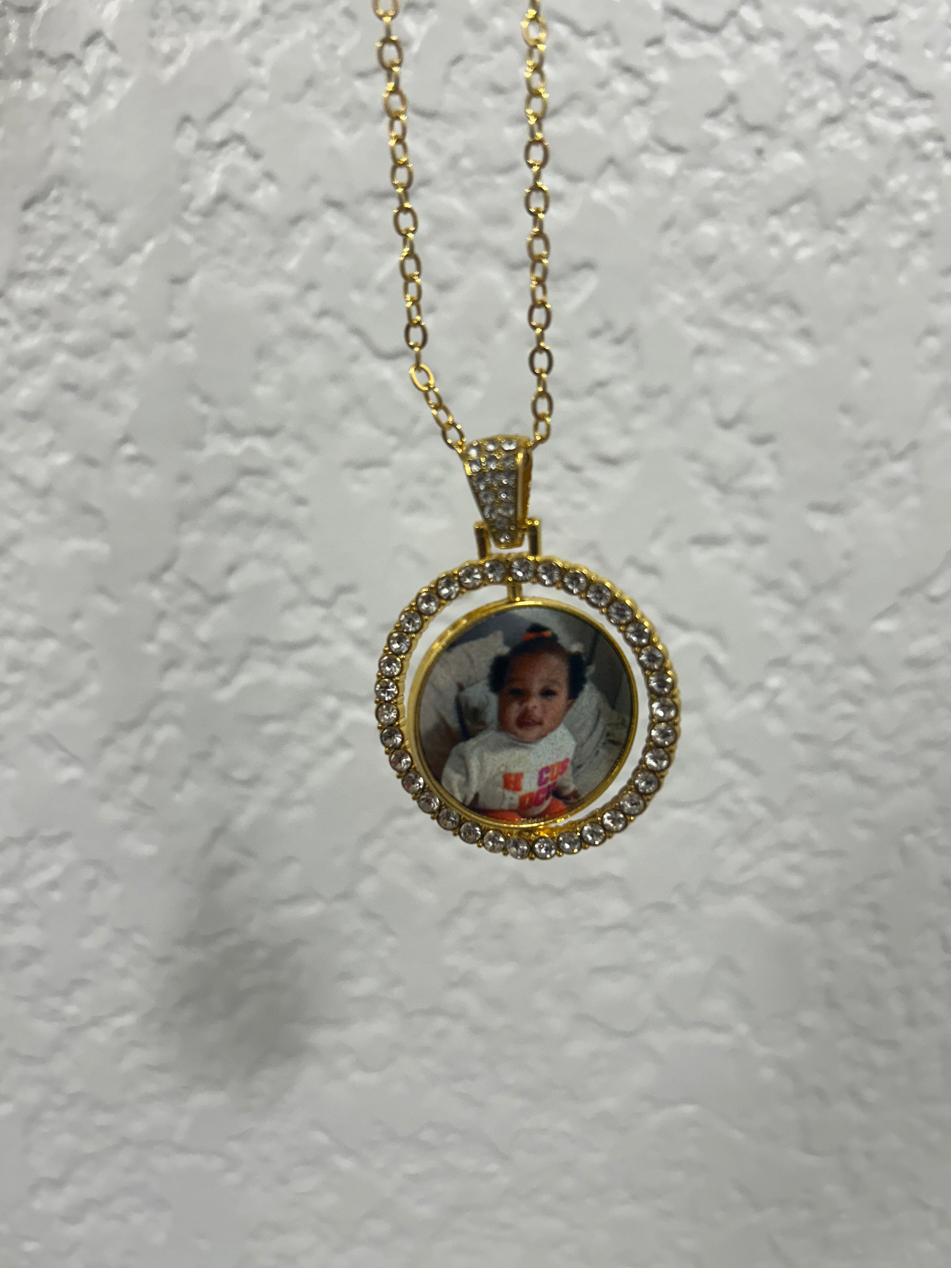 Rotating pendants