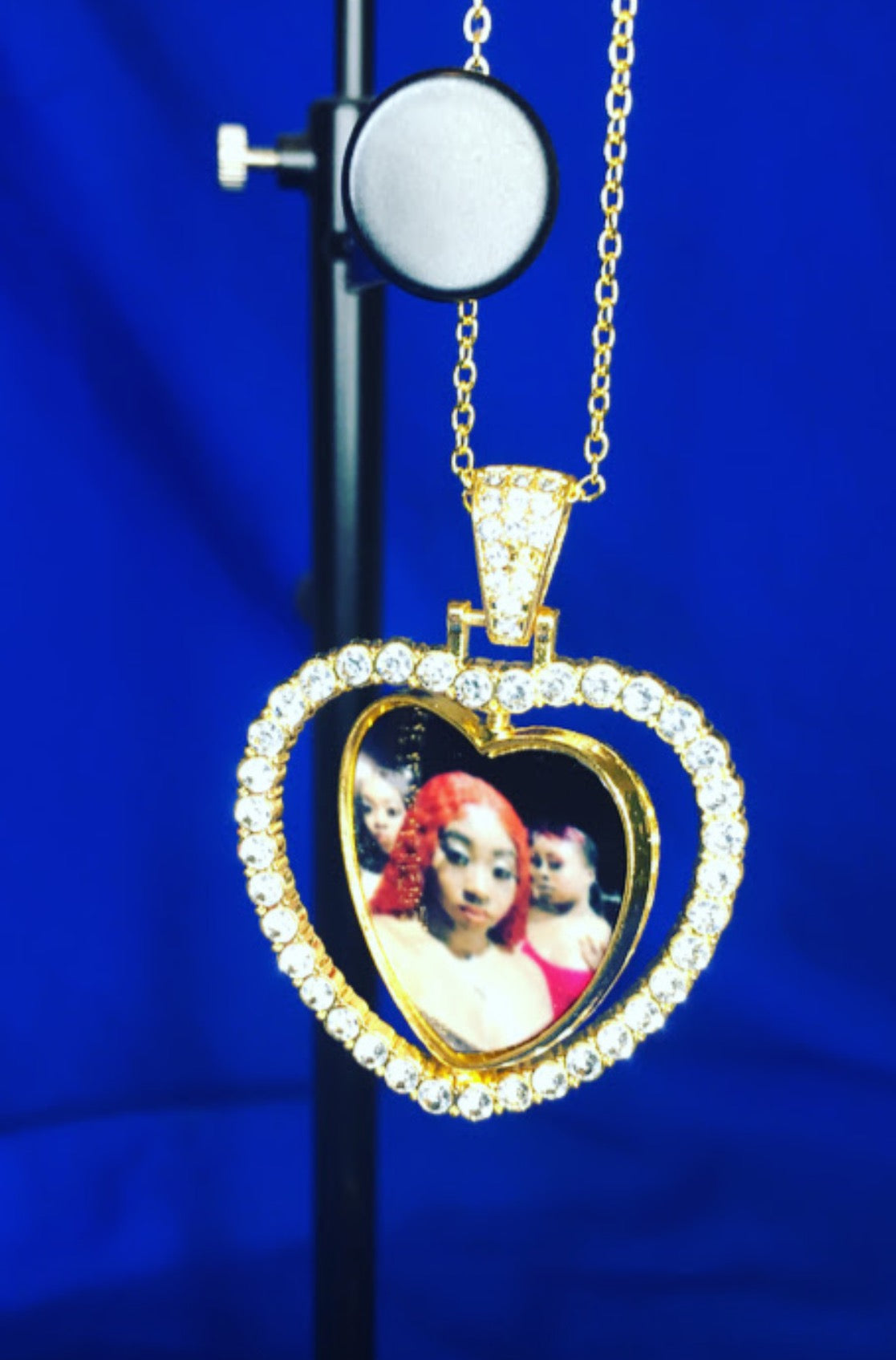 Rotating pendants