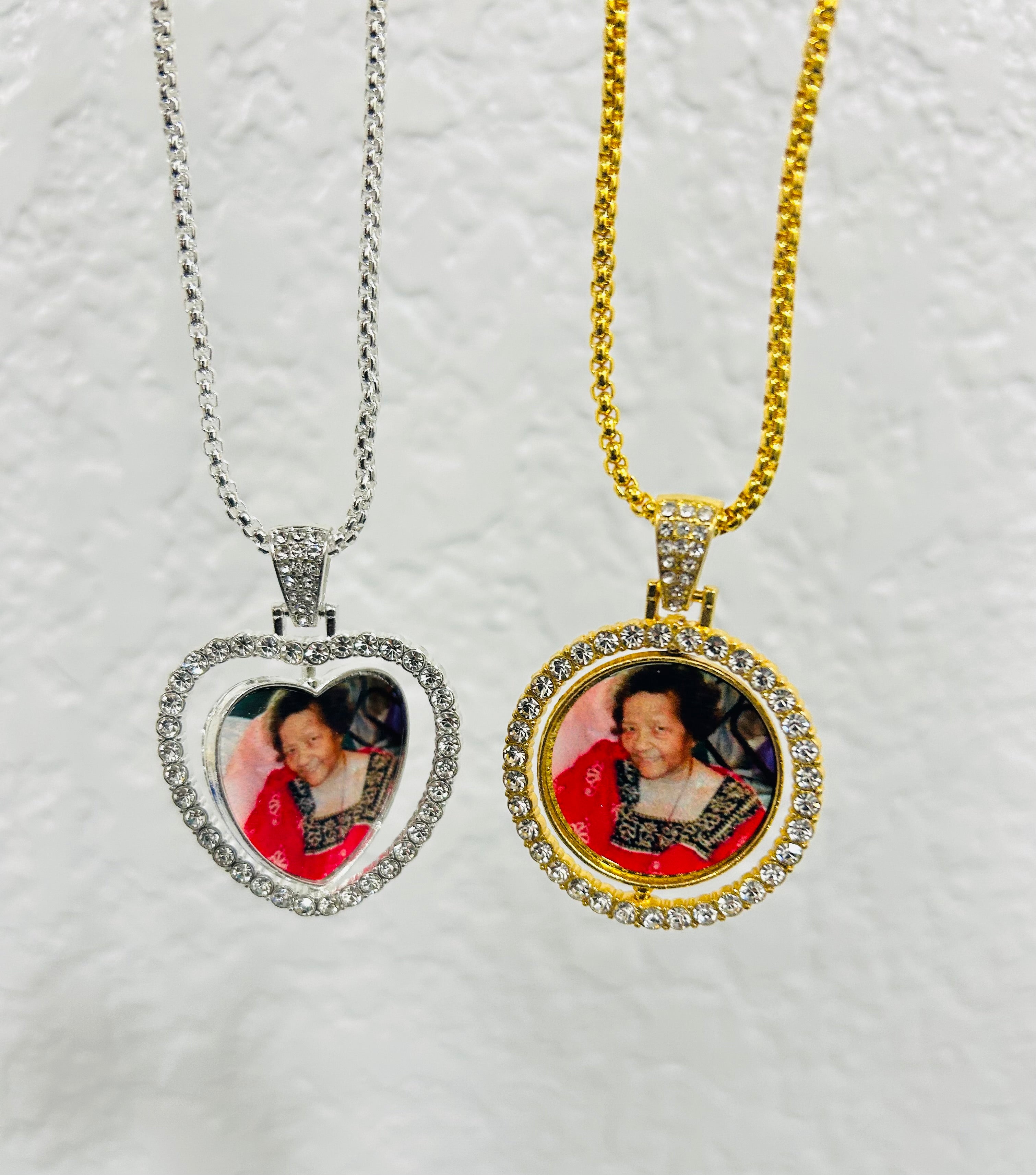 Rotating pendants