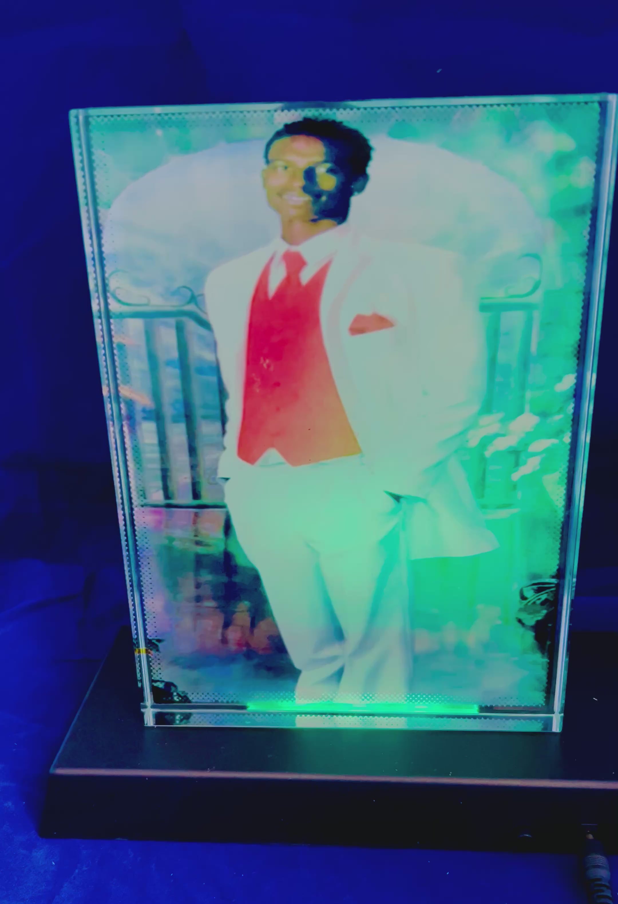 Crystal LED picture frame